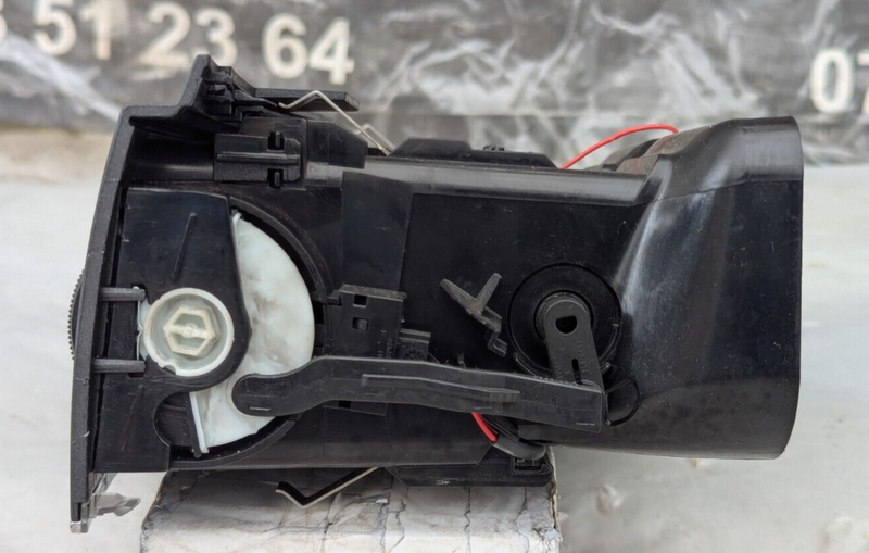 MERCEDES-BENZ C-CLASS W204 07-11 CENTER DASHBOARD AIR VENTS GRILLE A2048307354