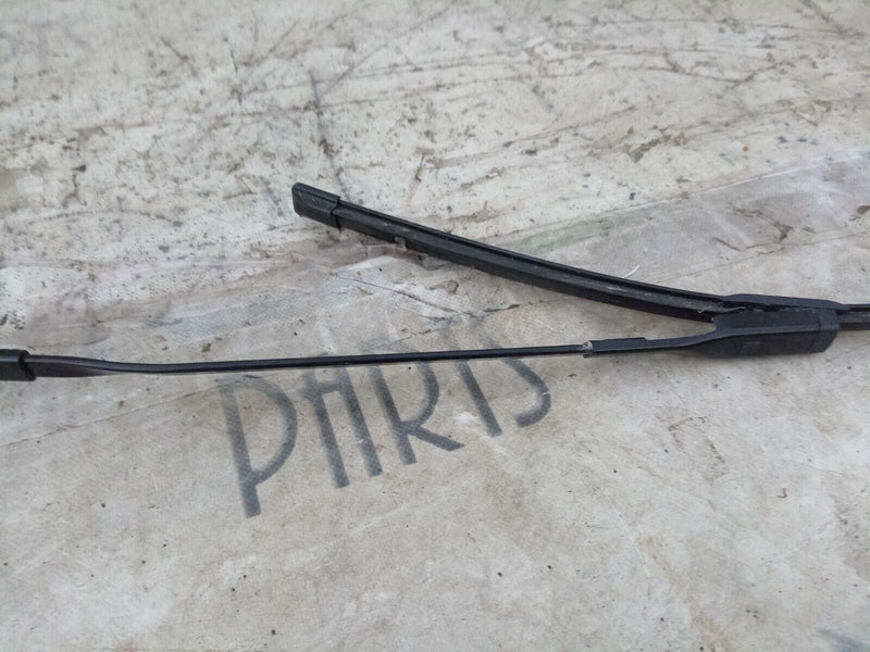 AUDI E-TRON 2018-ON FRONT WINDSCREEN WIPER ARM 97036203 GENUINE