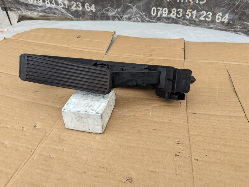 MERCEDES S-CLASS W221 S320 06-13 ACCELERATOR THROTTTLE PEDAL A2113010001 GENUINE