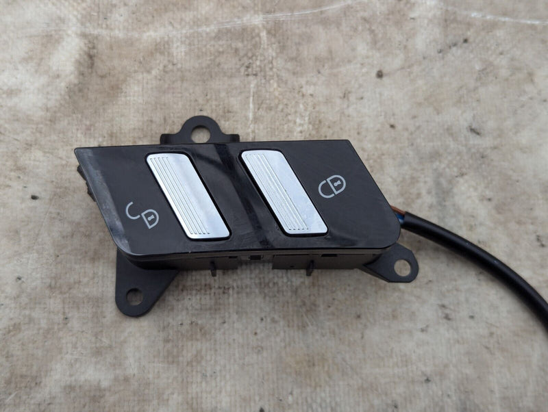 MERCEDES S CLASS W221 06-13 FRONT RIGHT O/S DOOR LOCK SWITCH A2218213151 GENUINE
