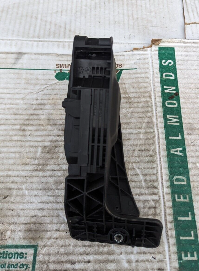 BMW 3 SERIES F30 2011-2019 ACCELERATOR THROTTLE PEDAL 6853176 GENUINE