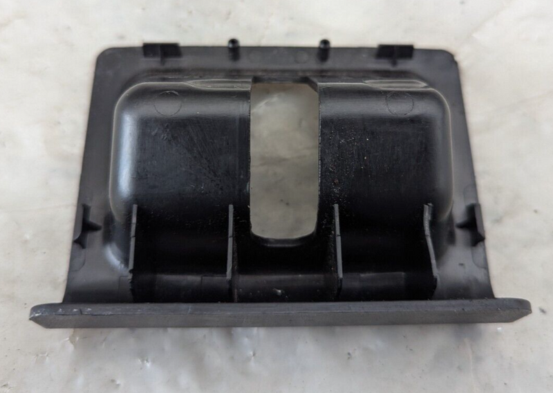 MERCEDES C-CLASS W204 07-11 BOOT LOCK COVER TRIM A2046900325 GENUINE