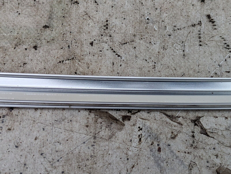 AUDI E-TRON 2018-ON LEFT N/S WINDOW GUIDE MOLDING TRIM STRIP 4KE837643 GENUINE