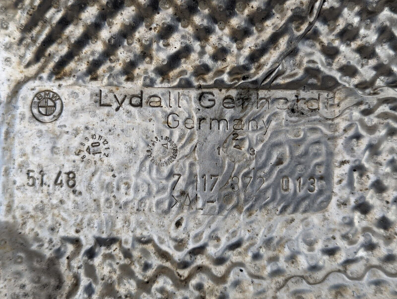 BMW 3 SERIES F30 11-19 FUEL TANK HEAT INSULATION SHIELD COVER 7117372 GENUINE