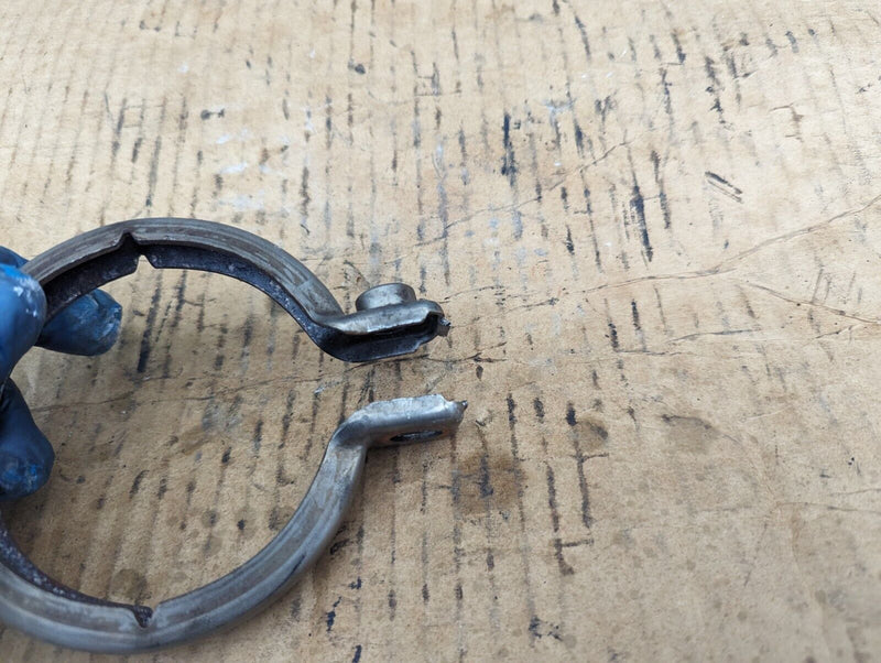MERCEDES S-CLASS S320 W221 2006-2013 EXHAUST MOUNT CLIP CLAMP GENUINE