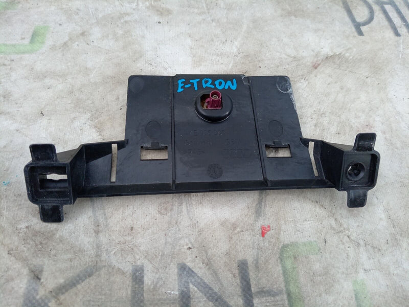 AUDI E-TRON 2018-ON MOBILE PHONE ANTENNA MOUNT BRACKET 4KE035205 GENUINE
