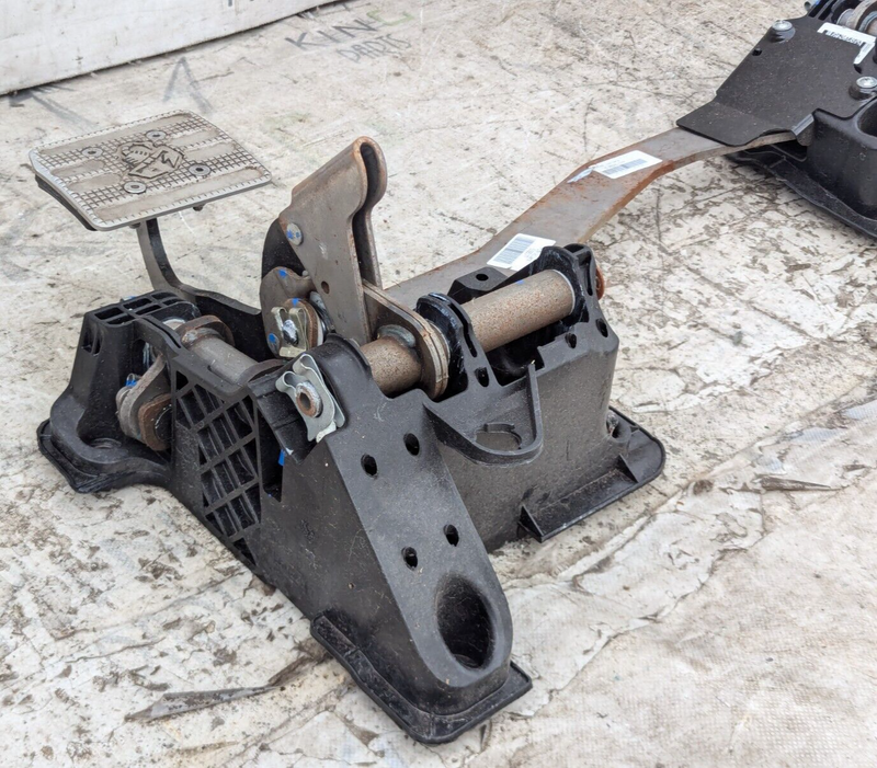 FIAT ABARTH 500 08-15 AUTOMATIC BRAKE PEDAL  BOX ASSEMBLIES 51925177 GENUINE