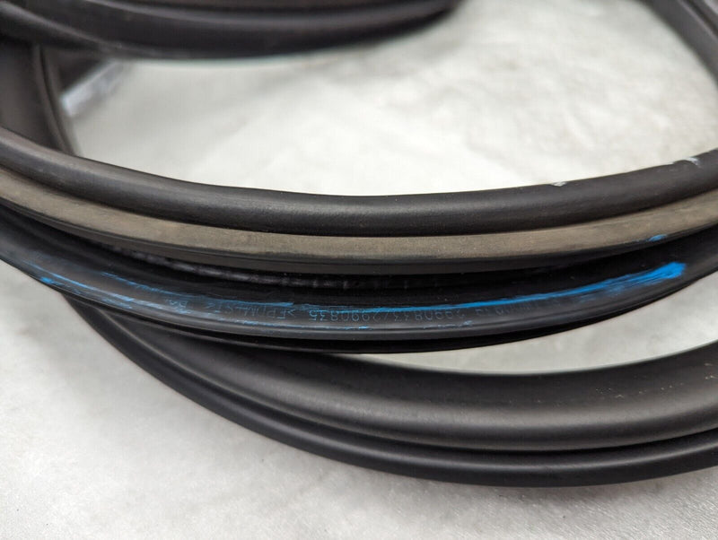 BMW X1 E84 09-15 FRONT DOOR RUBBER SEAL GENUINE 2990833