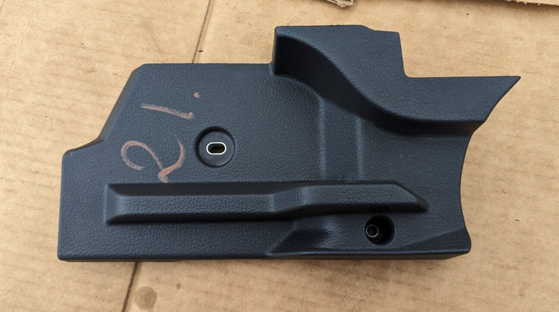 VW GOLF MK7 2012-2020 RIGHT O/S BOOT LOADING FLOOR SUPPORT BRACKET 5G6858832