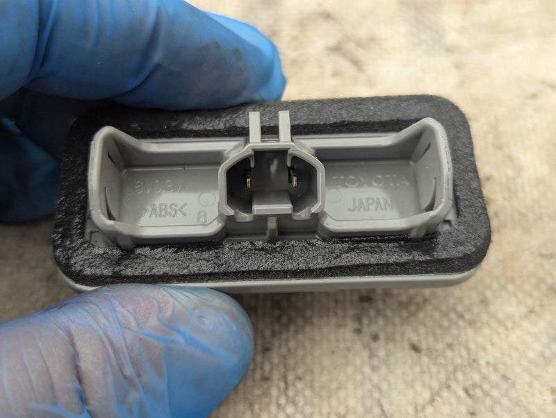 TOYOTA RAV4 XA50 19- REAR BUMPER NUMBER PLATE LIGHT A045053 GENUINE