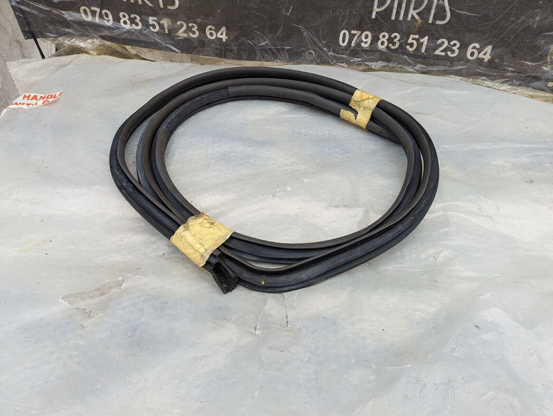 RANGE ROVER EVOQUE L538 2011-2015 FRONT LEFT N/S DOOR RUBBER SEAL GENUINE