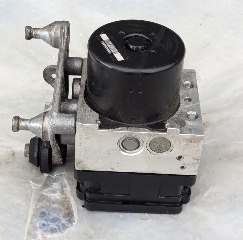 MERCEDES-BENZ C-CLASS W204 07-11 ABS PUMP CONTROL MODULE UNIT A2049012500