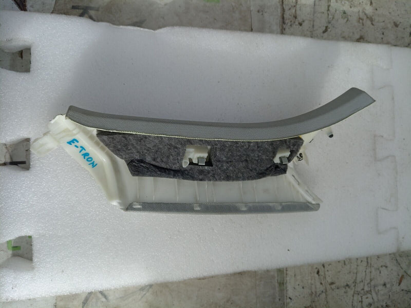 AUDI E-TRON 2018-ON RIGHT O/S  C PILLAR COLUMN TRIM COVER 4KE867288 GENUINE
