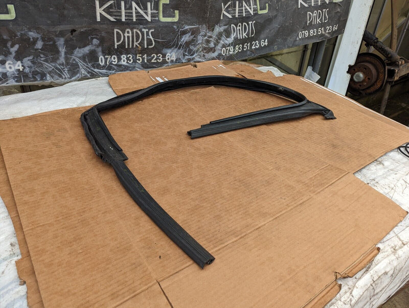 VW GOLF MK7 2012-2020 FRONT RIGHT O/S DOOR WINDOW GUIDE SEAL GASKET 5G4837432K