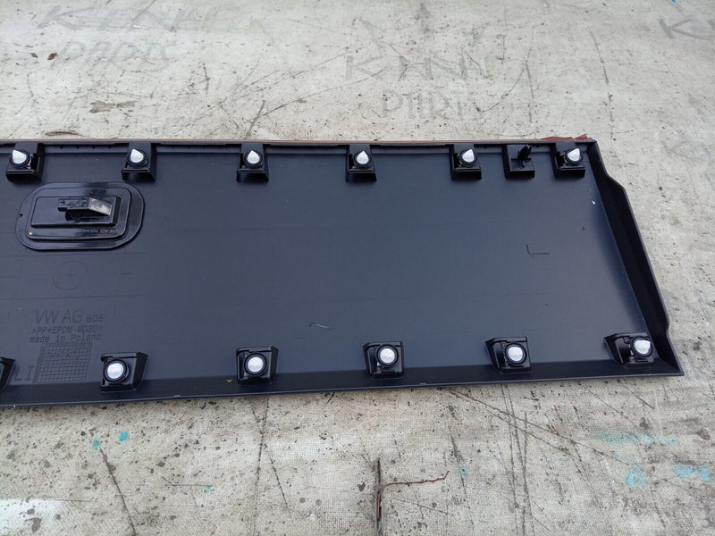 VW CRAFTER MK2 2017- LEFT SIDE PROTECTIVE PANEL TRIM MOULDING &MARKER LIGHT M331