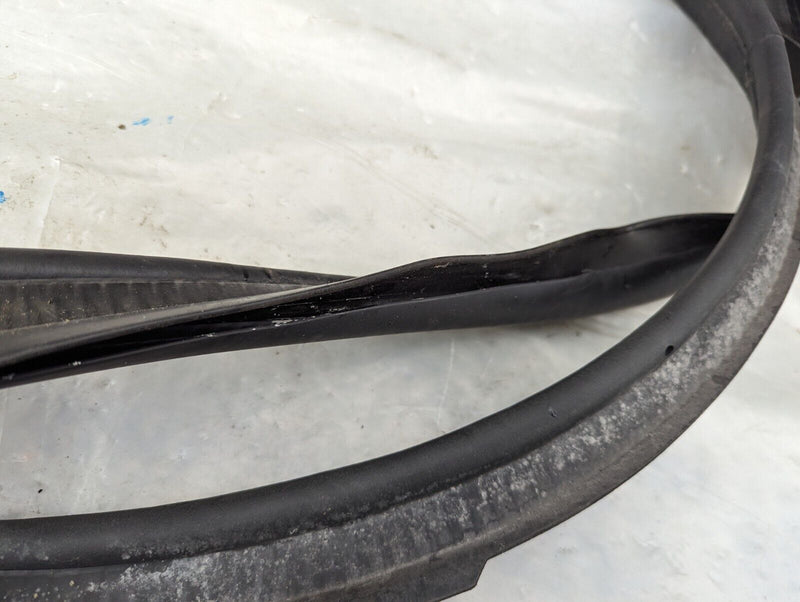 MERCEDES S-CLASS W221 S320 06-2013 REAR BOOT LID RUBBER SEAL A2217500598 GENUINE