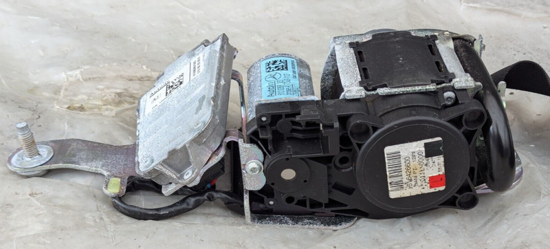 MERCEDES C-CLASS W204 07-11 FRONT PASSENGER SEAT N/S SEAT BELT A2048602586