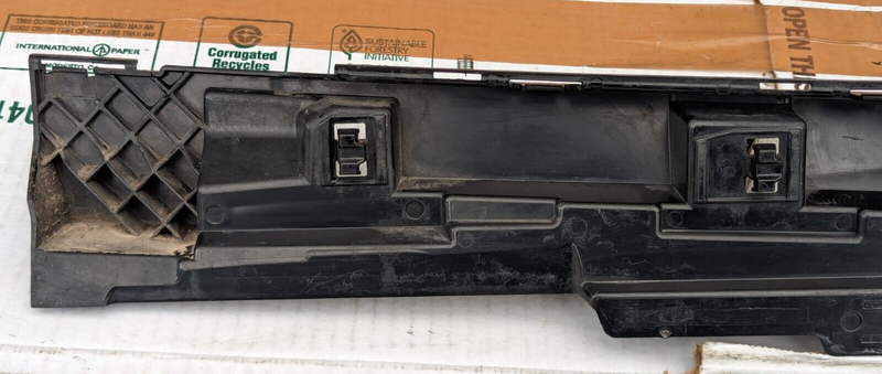 BMW 3 SERIES F30 2011-2019 LEFT N/S SIDE SKIRTING MOUNT BRACKET 7256919 GENUINE