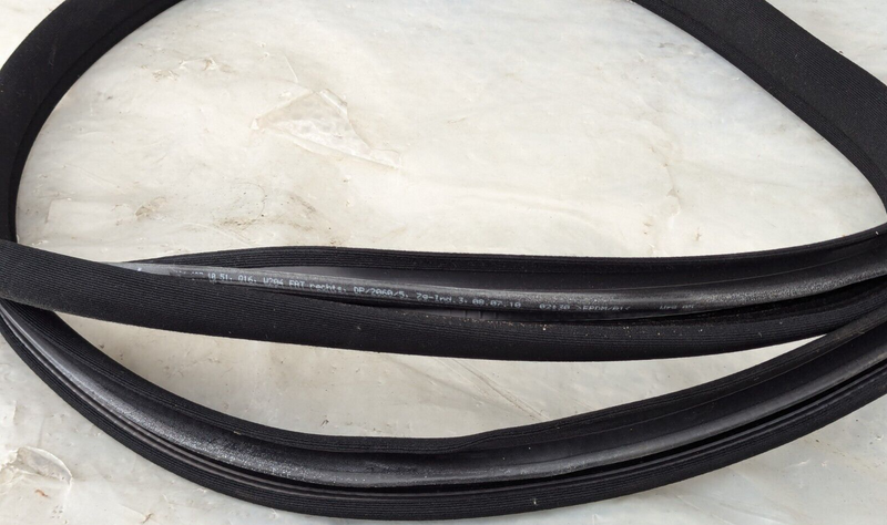 MERCEDES C-CLASS W204 07-11 FRONT RIGHT O/S DOOR RUBBER GASKET SEAL A2046971051