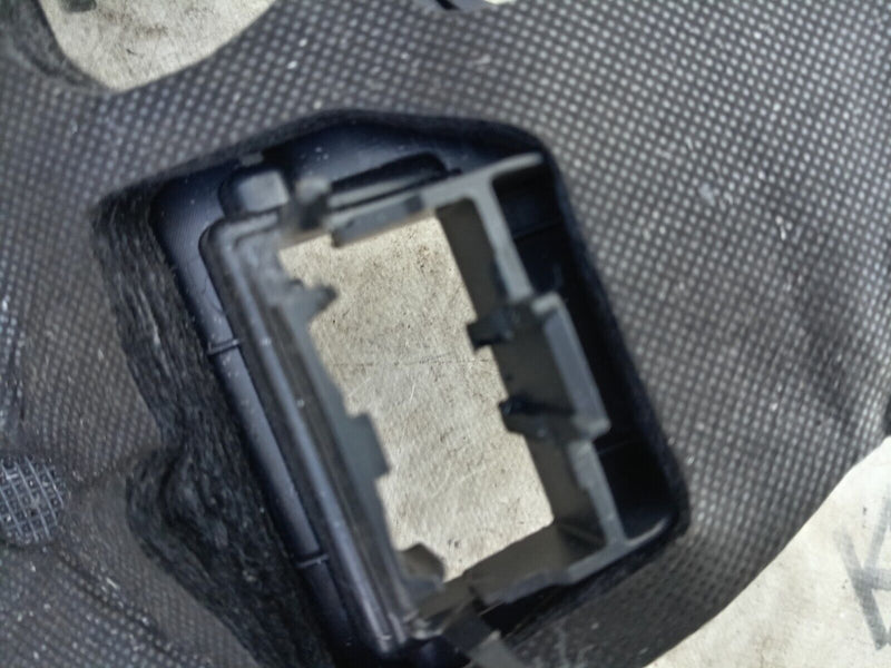 AUDI E-TRON 2018-ON DASHBOARD RIGHT SIDE O/S LOWER TRIM 4KR863083 GENUINE