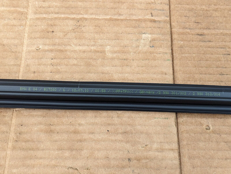 BMW X1 E84 09-15 INNER CHANNEL SEALING FRONT RIGHT O/S 2990301/302 GENUINE