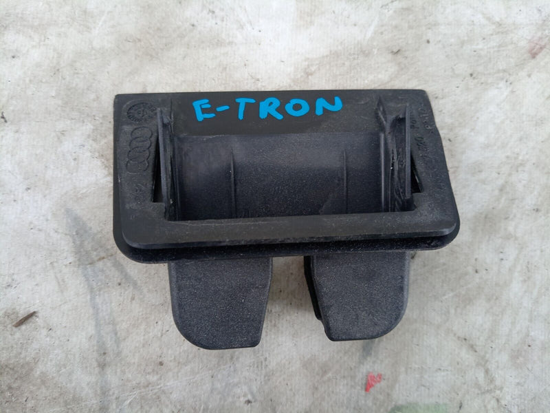 AUDI E-TRON 2018-ON REAR TAILGATE LOCK CATCH TRIM 4KE827520 GENUINE