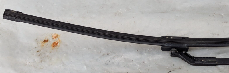 MERCEDES C-CLASS W204 07-11 FRONT RIGHT O/S WIPER ARM W/BLADE A2048201344