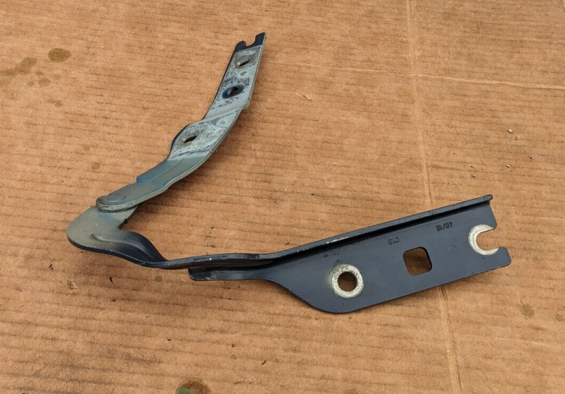 VW GOLF MK7 2012-2020 FRONT RIGHT O/S BONNET HINGE 5G0823302B GENUINE