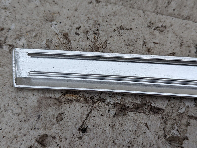 AUDI E-TRON 2018-ON LEFT N/S WINDOW GUIDE MOLDING TRIM STRIP 4KE837643 GENUINE