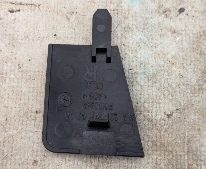 MERCEDES S CLASS W221 06-13 FRONT RIGHT O/S DOOR CARD PANEL TRIM A2217270648