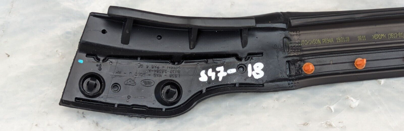 RANGE ROVER EVOQUE L538 2011-2015 REAR RIGHT O/S DOOR SEAL BJ32-25384-A GENUINE