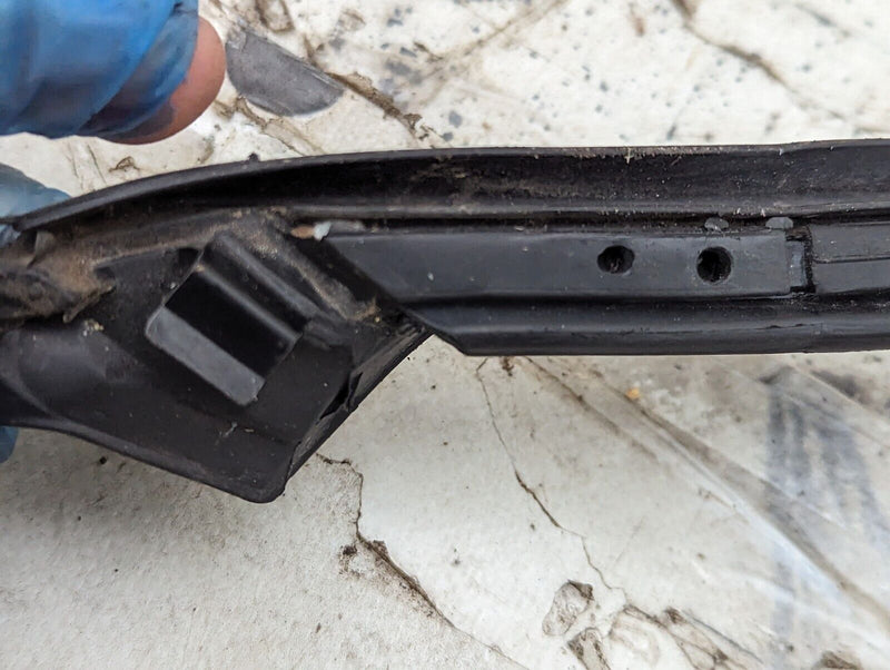 AUDI E-TRON 2018-ON FRONT LEFT N/S WINDOW GUIDE 4KE837431B GENUINE