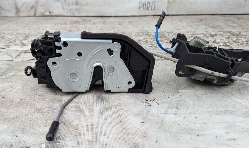 BMW 3 SERIES F30 11-19 REAR LEFT N/S/R DOOR HANDLE CARRIER W/DOOR LOCK MECHANISM