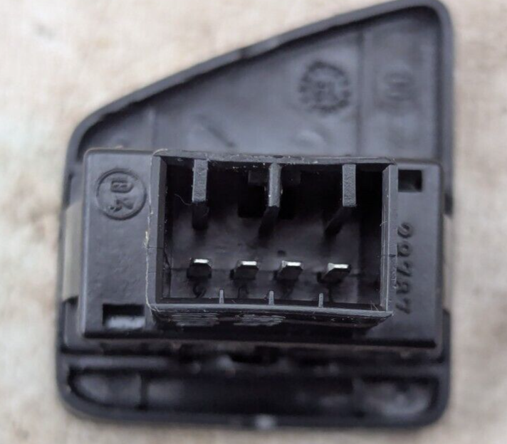 FIAT ABARTH 500 08-15 FRONT DRIVER SIDE O/S DOOR WINDOW SWITCH BUTTON E30500