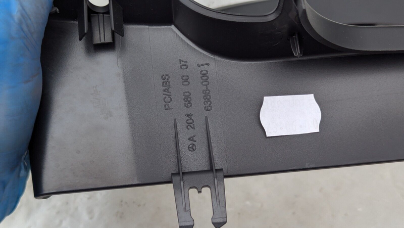 MERCEDES-BENZ C-CLASS W204 07-11 INSTRUMENT CLUSTER SURROUND TRIM A2046800007