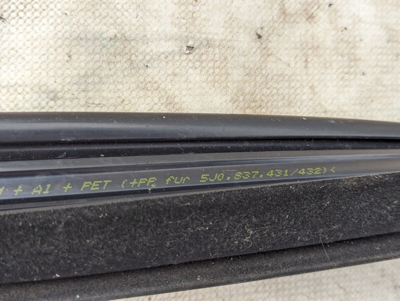 SKODA KAROQ NU7 17-21 REAR LEFT N/S DOOR WINDOW GUIDE SEAL 5J0837431 GENUINE
