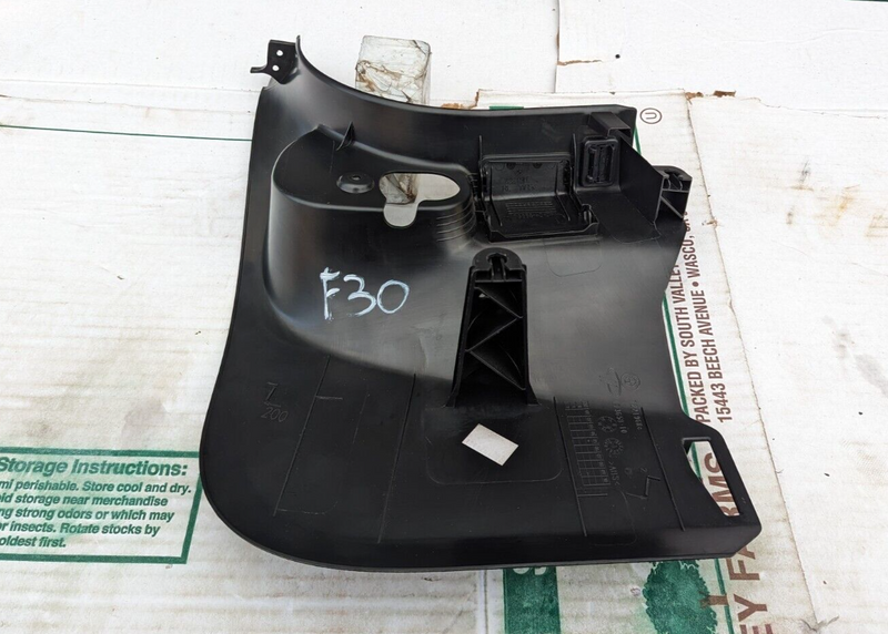BMW 3 SERIES F30 2011-2019 FRONT RIGHT O/S LATERAL FOOT WELL TRIM PANEL 722196RE