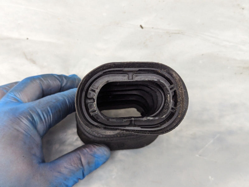 MERCEDES S-CLASS W221 06-13 FRONT LEFT N/S DOOR HARNESS COVER SLEEVE A2218210197