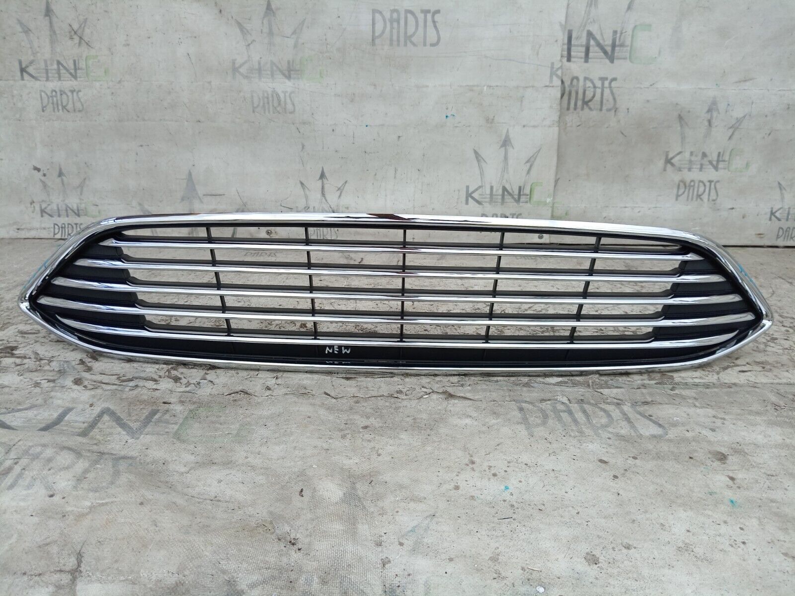 2545358 FORD FIESTA MK8 16-21 FRONT BUMPER CHROME SURROUND GRILLE (AFTERMARKET