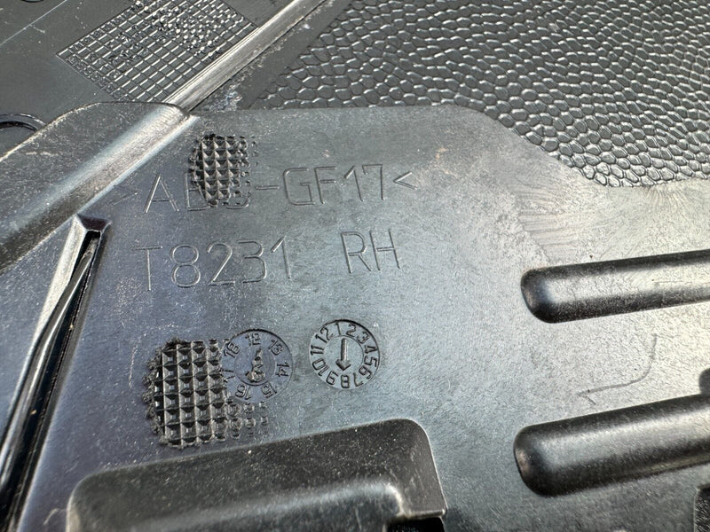 RANGE ROVER SPORT L494 14-18 RIGHT SIDE REAR EXTERIOR D-PILLAR TRIM COVER