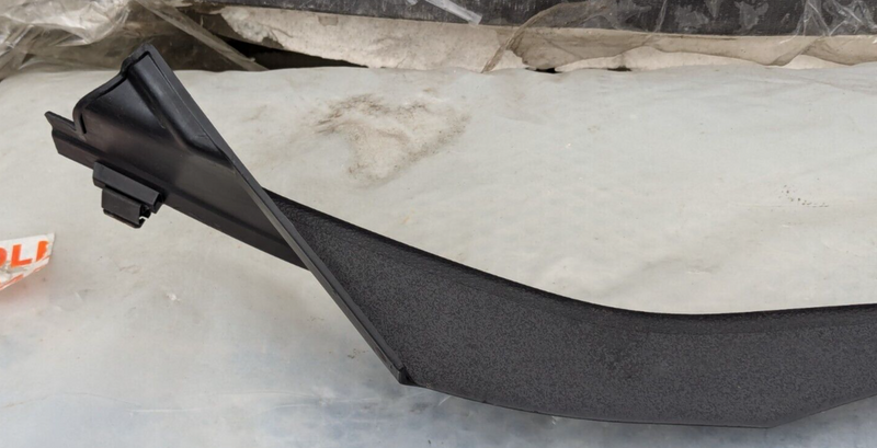 MERCEDES-BENZ C-CLASS W204 07-11 REAR RIGHT O/S ENTRANCE STRIP COVER A2046903825