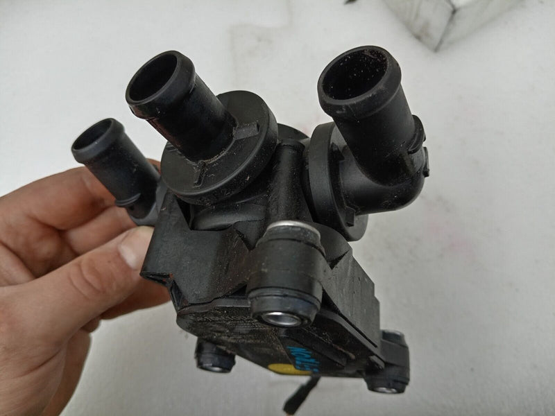 AUDI E-TRON 2018- HEATER CONTROL VALVE 4KE963375N GENUINE