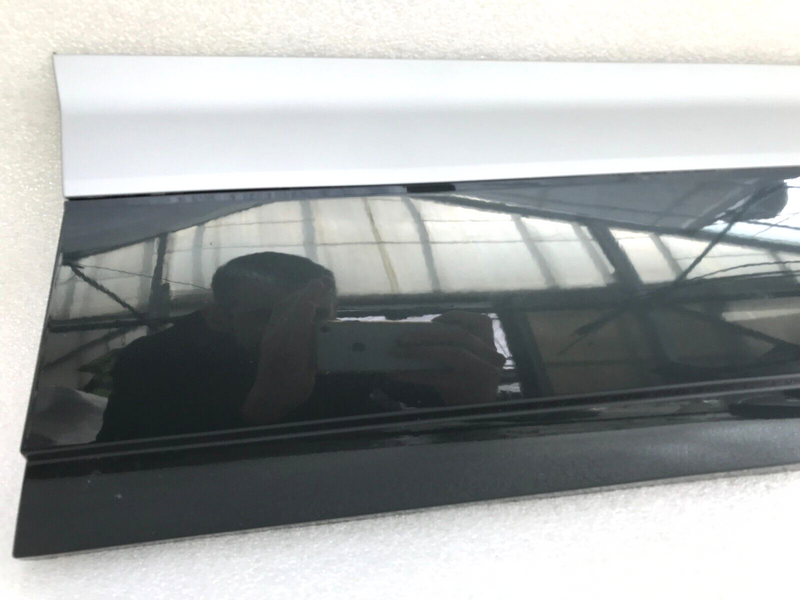 AUDI Q4 E-TRON *NEW FRONT DOOR TRIM MOULDING PANEL RIGHT SIDE 89A.853.960B