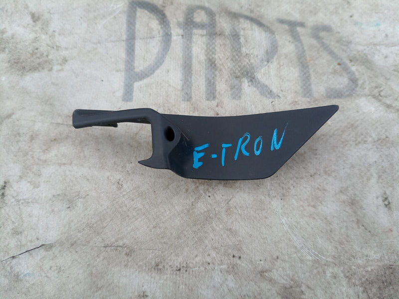 AUDI E-TRON 2018-ON FRONT LEFT N/S INTERIOR DOOR HANDLE TRIM 4KE837247 GENUINE