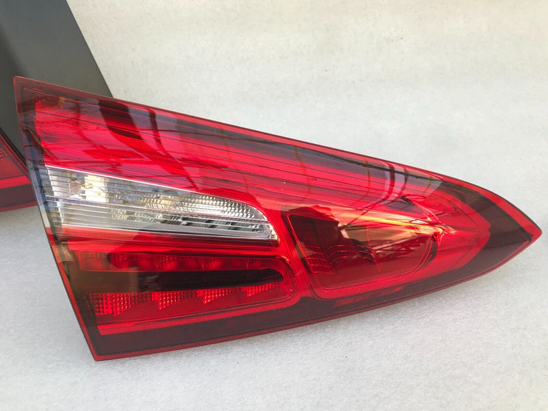 MERCEDES A W177 SE 2018-22 LEFT SIDE 2x **NEW REAR LAMP FENDER &TRUNK TAIL LIGHT