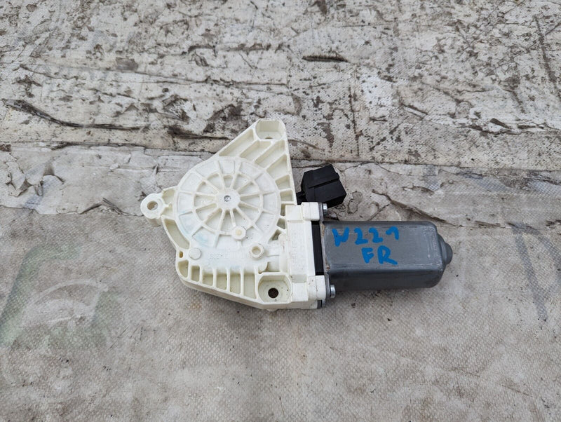 MERCEDES S-CLASS W221 06-13 FRONT RIGHT O/S WINDOW MOTOR A2218202842 GENUINE