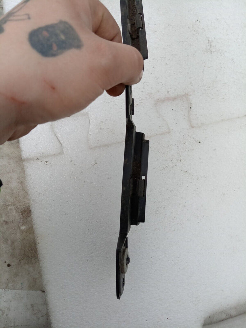 AUDI E-TRON 2018-ON REAR LEFT N/S WHEEL ARCH MOUNT BRACKET 4KE853587 GENUINE