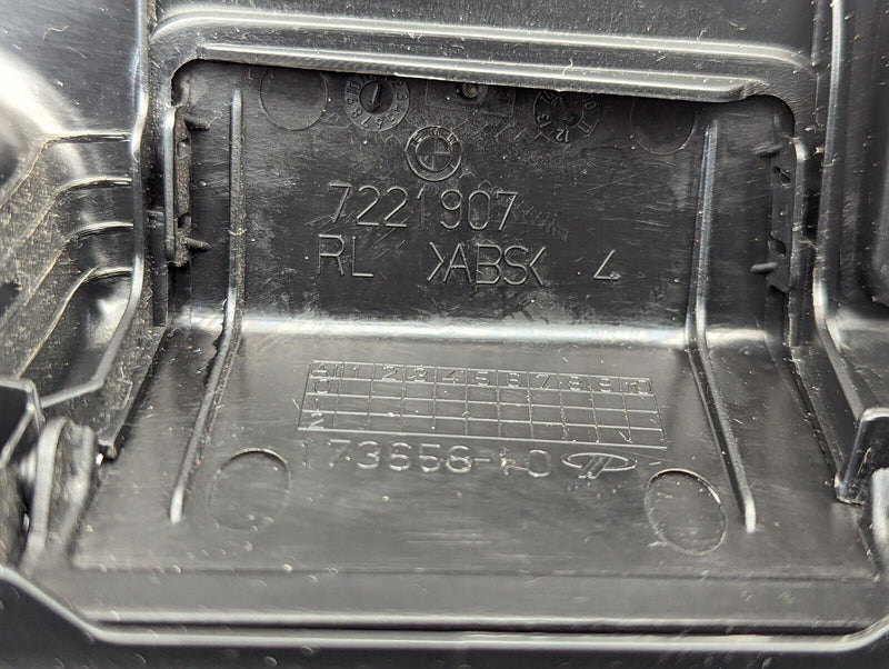 BMW 3 SERIES F30 2011-2019 FRONT RIGHT O/S LATERAL FOOT WELL TRIM PANEL 722196RE