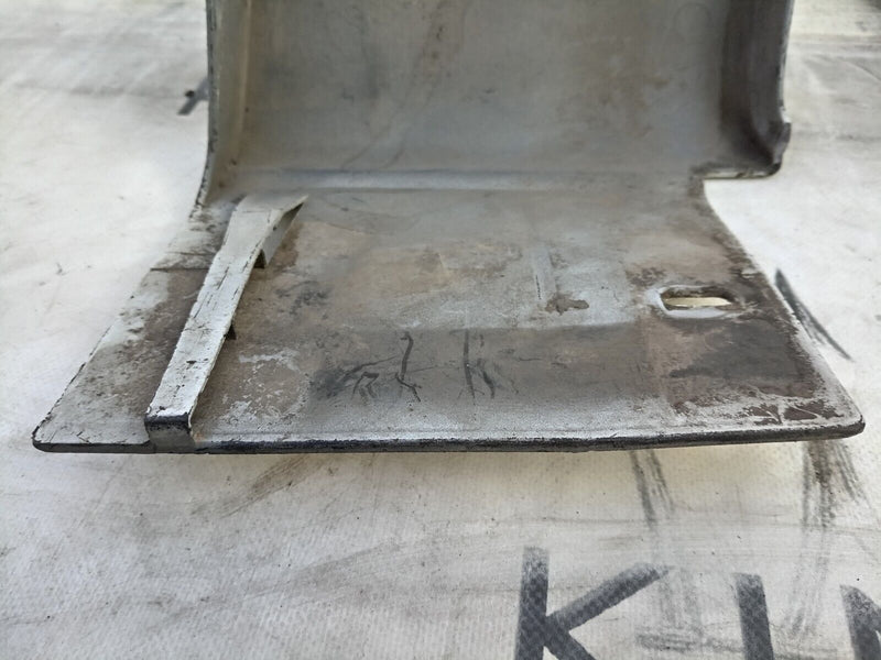 RANGE ROVER SPORT 2009-2013 FRONT LEFT WING LOWER TRIM AH3M-5711-AAW