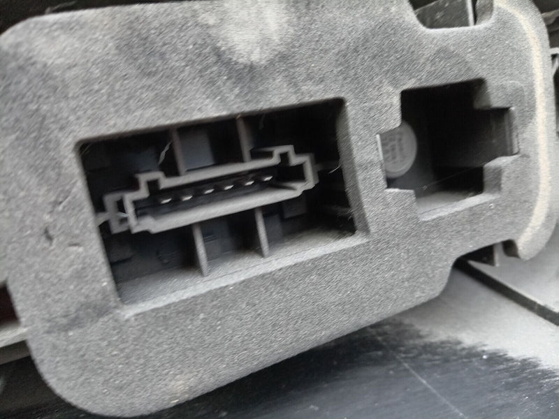 MERCEDES SPRINTER W906 2006-17 LEFT PASSENGER SIDE REAR LIGHT A9068202100